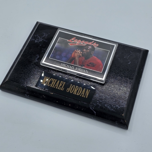 Michael Jordan 1991 NBA Legends Sports Memorabilia Chicago Bulls #11 Card - Picture 2 of 7